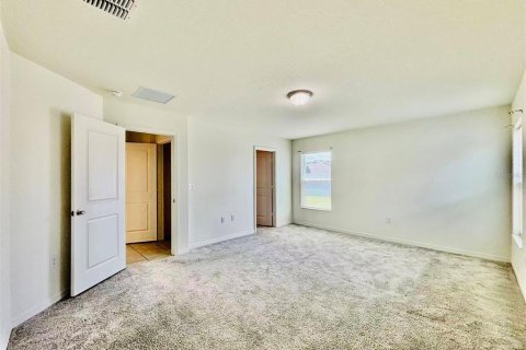 Villa ou maison à louer à Auburndale, Floride: 4 chambres, 184.23 m2 № 2410573 - photo 17