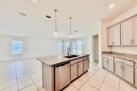 Villa ou maison à louer à Auburndale, Floride: 4 chambres, 184.23 m2 № 2410573 - photo 11