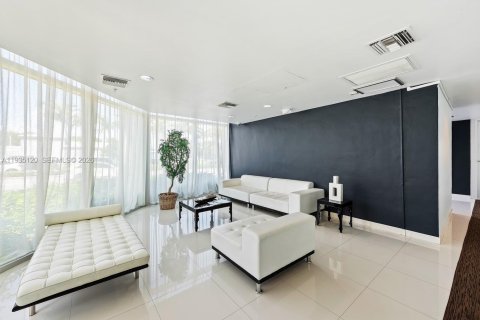 Купить кондоминиум в Майами-Бич, Флорида 2 спальни, 99.59м2, № 1999686 - фото 16