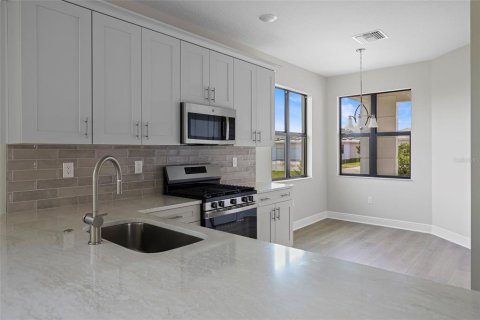 House in Lakewood Ranch, Florida 2 bedrooms, 155.61 sq.m. № 1913166 - photo 4