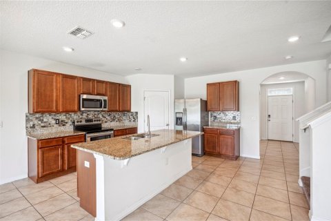 House in Lakeland, Florida 5 bedrooms, 250.46 sq.m. № 1784528 - photo 11