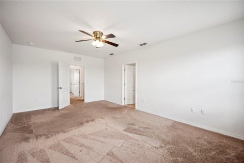 House in Lakeland, Florida 5 bedrooms, 250.46 sq.m. № 1784528 - photo 24