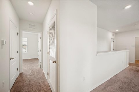 House in Lakeland, Florida 5 bedrooms, 250.46 sq.m. № 1784528 - photo 20