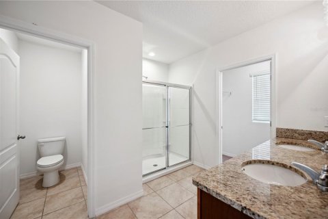 House in Lakeland, Florida 5 bedrooms, 250.46 sq.m. № 1784528 - photo 25