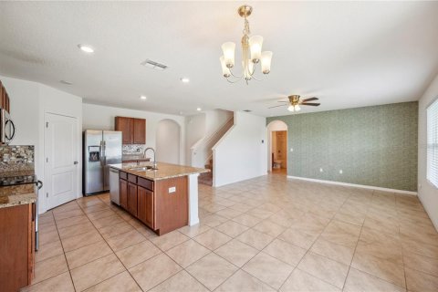 House in Lakeland, Florida 5 bedrooms, 250.46 sq.m. № 1784528 - photo 12