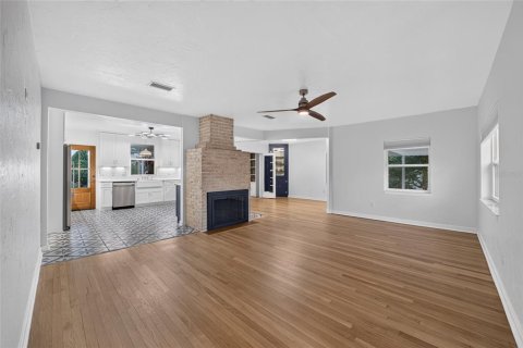 House in Ocala, Florida 3 bedrooms, 171.87 sq.m. № 2421760 - photo 7