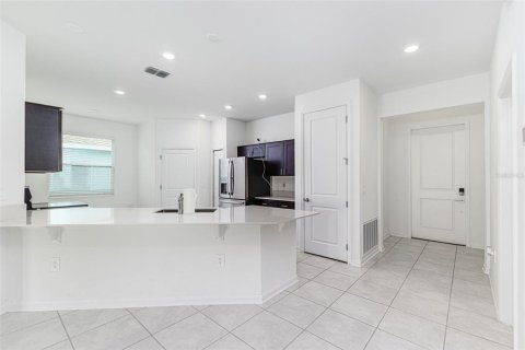 Casa en alquiler en Eagle Lake, Florida, 4 dormitorios, 199.74 m2 № 1904614 - foto 3