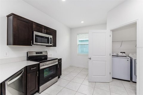 Casa en alquiler en Eagle Lake, Florida, 4 dormitorios, 199.74 m2 № 1904614 - foto 6