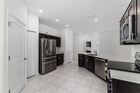 Casa en alquiler en Eagle Lake, Florida, 4 dormitorios, 199.74 m2 № 1904614 - foto 5