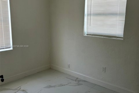 Villa ou maison à vendre à Hollywood, Floride: 3 chambres, 85.93 m2 № 2153530 - photo 7