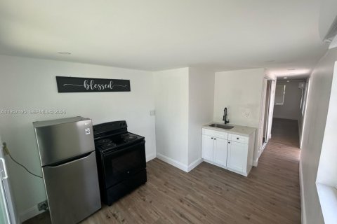 Villa ou maison à vendre à Hollywood, Floride: 3 chambres, 85.93 m2 № 2153530 - photo 6