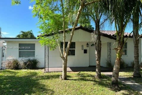 Villa ou maison à vendre à Hollywood, Floride: 3 chambres, 85.93 m2 № 2153530 - photo 1