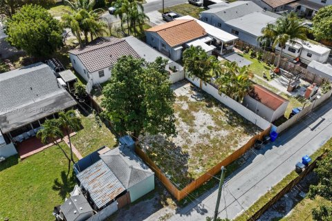 Villa ou maison à vendre à Hollywood, Floride: 3 chambres, 85.93 m2 № 2153530 - photo 21