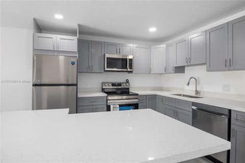 Immobilier commercial à vendre à Fort Lauderdale, Floride: 199.55 m2 № 2082328 - photo 8