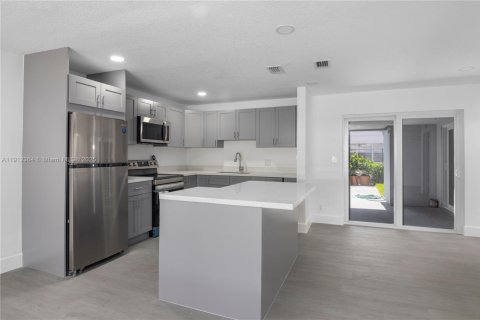 Immobilier commercial à Fort Lauderdale, Floride 199.55 m2 № 2082328
