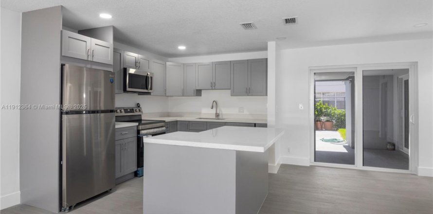 Immobilier commercial à Fort Lauderdale, Floride 199.55 m2 № 2082328