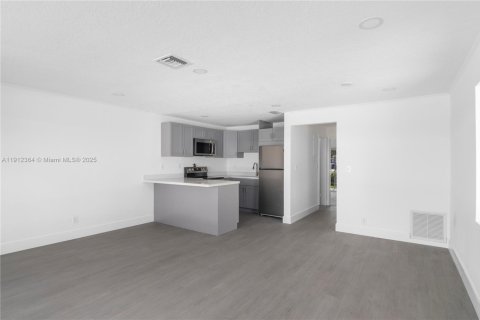 Immobilier commercial à vendre à Fort Lauderdale, Floride: 199.55 m2 № 2082328 - photo 28