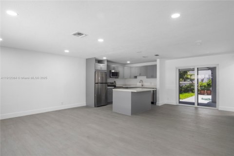 Immobilier commercial à vendre à Fort Lauderdale, Floride: 199.55 m2 № 2082328 - photo 6