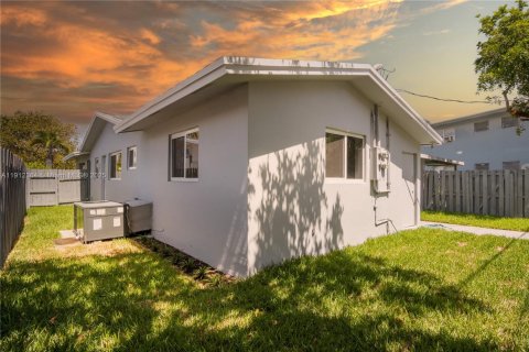 Immobilier commercial à vendre à Fort Lauderdale, Floride: 199.55 m2 № 2082328 - photo 21