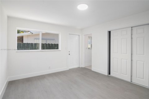 Immobilier commercial à vendre à Fort Lauderdale, Floride: 199.55 m2 № 2082328 - photo 13