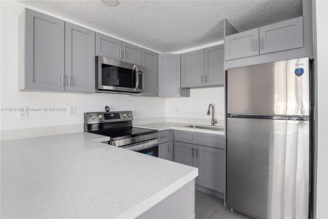 Immobilier commercial à vendre à Fort Lauderdale, Floride: 199.55 m2 № 2082328 - photo 30