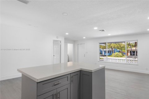 Immobilier commercial à vendre à Fort Lauderdale, Floride: 199.55 m2 № 2082328 - photo 10