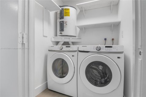 Immobilier commercial à vendre à Fort Lauderdale, Floride: 199.55 m2 № 2082328 - photo 20