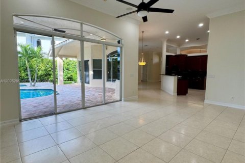 House in Plantation, Florida 4 bedrooms, 244.52 sq.m. № 2389858 - photo 19