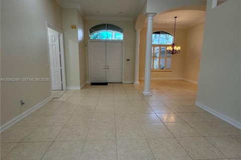 House in Plantation, Florida 4 bedrooms, 244.52 sq.m. № 2389858 - photo 4