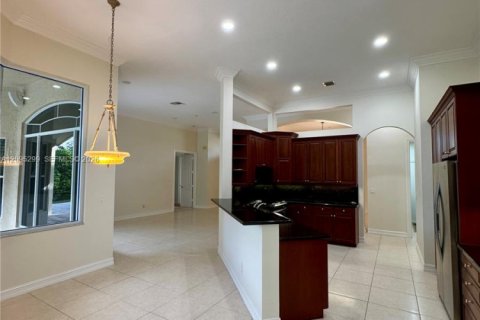 House in Plantation, Florida 4 bedrooms, 244.52 sq.m. № 2389858 - photo 20