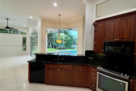 House in Plantation, Florida 4 bedrooms, 244.52 sq.m. № 2389858 - photo 26