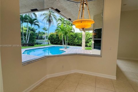 House in Plantation, Florida 4 bedrooms, 244.52 sq.m. № 2389858 - photo 27