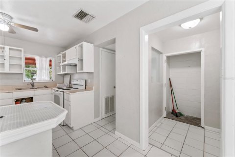 Casa en venta en Saint Petersburg, Florida, 2 dormitorios, 82.5 m2 № 1782751 - foto 12