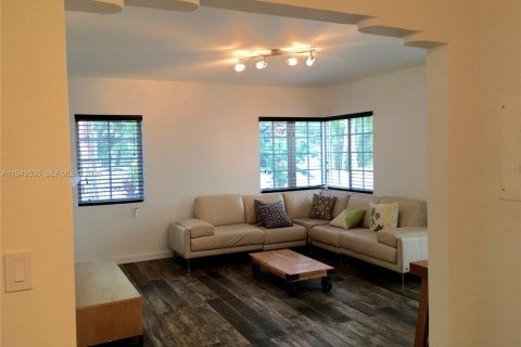 Снять в аренду кондоминиум в Майами-Бич, Флорида 1 спальня, 66.8м2, № 2005386 - фото 2