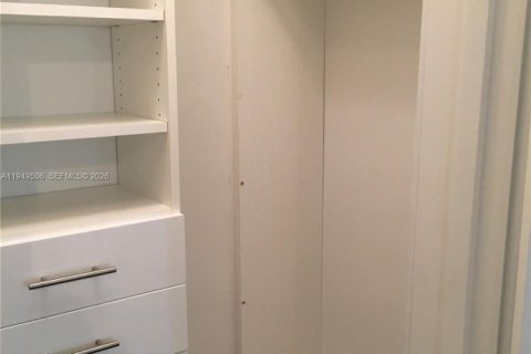 Снять в аренду кондоминиум в Майами-Бич, Флорида 1 спальня, 66.8м2, № 2005386 - фото 13