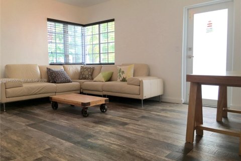 Снять в аренду кондоминиум в Майами-Бич, Флорида 1 спальня, 66.8м2, № 2005386 - фото 3