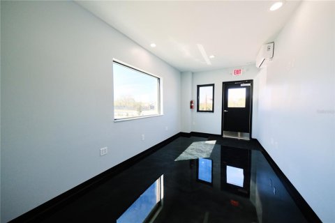 Propiedad comercial en alquiler en Palmetto, Florida № 1529036 - foto 18
