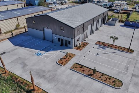 Propiedad comercial en alquiler en Palmetto, Florida № 1529036 - foto 1