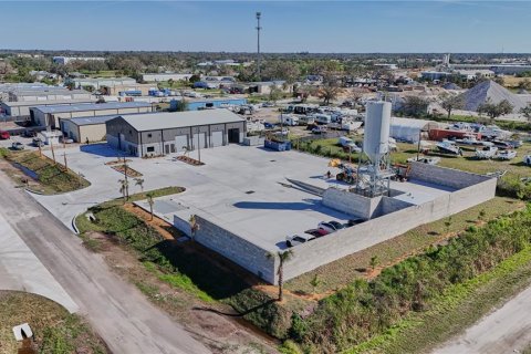 Propiedad comercial en alquiler en Palmetto, Florida № 1529036 - foto 21