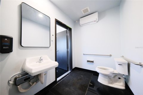 Propiedad comercial en alquiler en Palmetto, Florida № 1529036 - foto 16