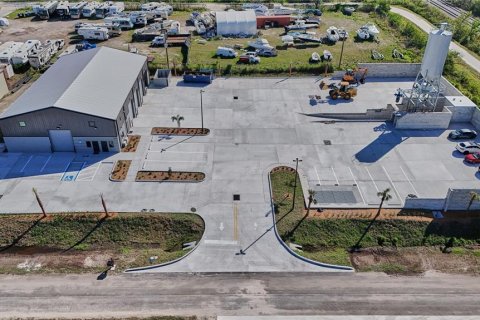 Propiedad comercial en alquiler en Palmetto, Florida № 1529036 - foto 5