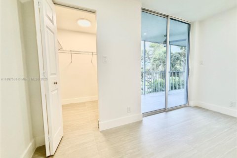 Купить кондоминиум в Лодердейл-Лейкс, Флорида 2 спальни, 93.09м2, № 1949632 - фото 21