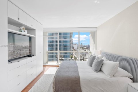 Condo in Miami Beach, Florida, 2 bedrooms  № 1950087 - photo 23