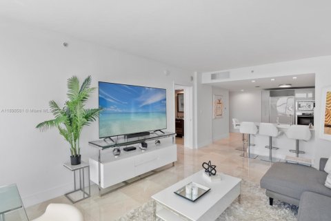 Condo in Miami Beach, Florida, 2 bedrooms  № 1950087 - photo 11