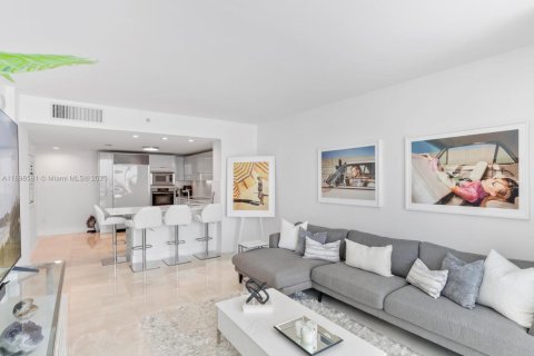 Condo in Miami Beach, Florida, 2 bedrooms  № 1950087 - photo 13