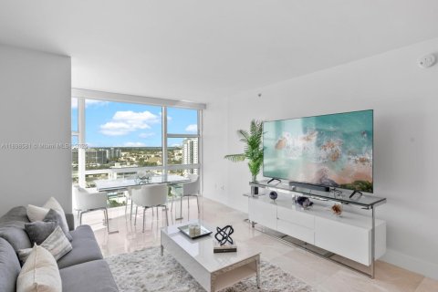 Condo in Miami Beach, Florida, 2 bedrooms  № 1950087 - photo 16