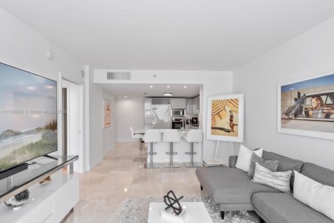 Condo in Miami Beach, Florida, 2 bedrooms  № 1950087 - photo 7