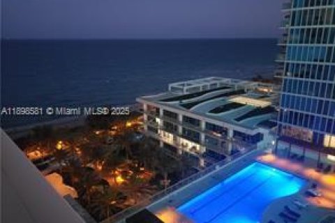 Condo in Miami Beach, Florida, 2 bedrooms  № 1950087 - photo 2