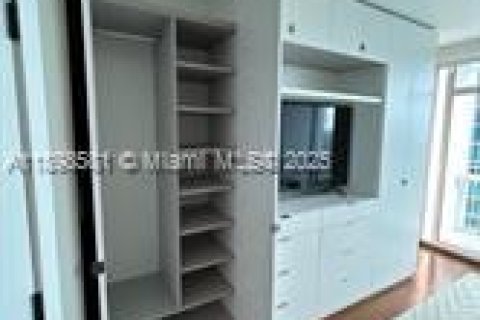 Condo in Miami Beach, Florida, 2 bedrooms  № 1950087 - photo 28