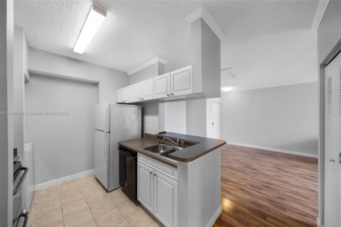 Condo in Sunny Isles Beach, Florida, 1 bedroom  № 2081676 - photo 10